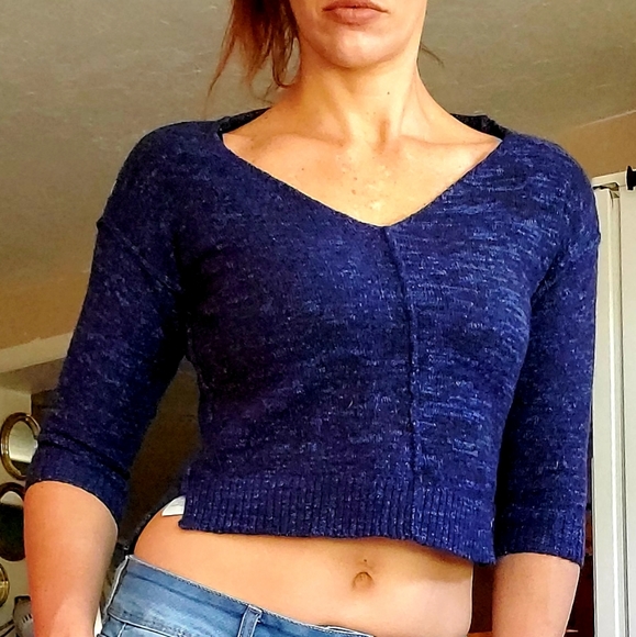 ☕GUC, I Love H81 crop side slit quarter sleeve - Picture 2 of 8